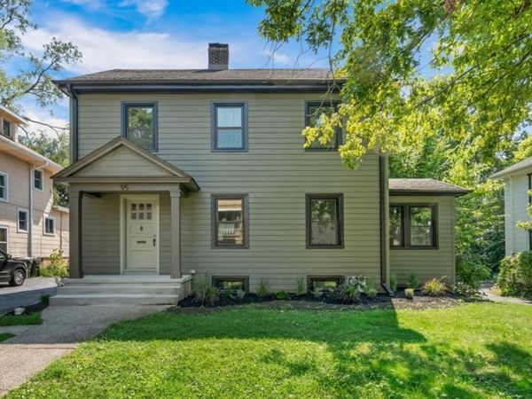 95 Pine Avenue , Riverside, IL 60546