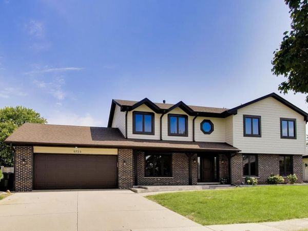 6723 Kingswood Road , Willowbrook, IL 60527