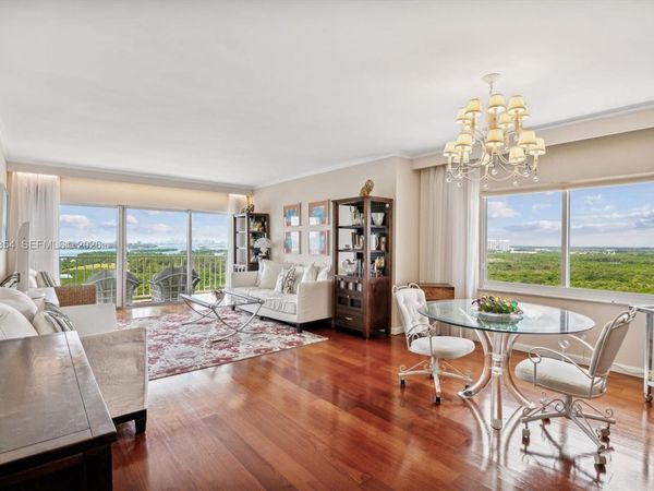 500 Bayview Dr , Unit 2122, Sunny Isles Beach, FL 33160