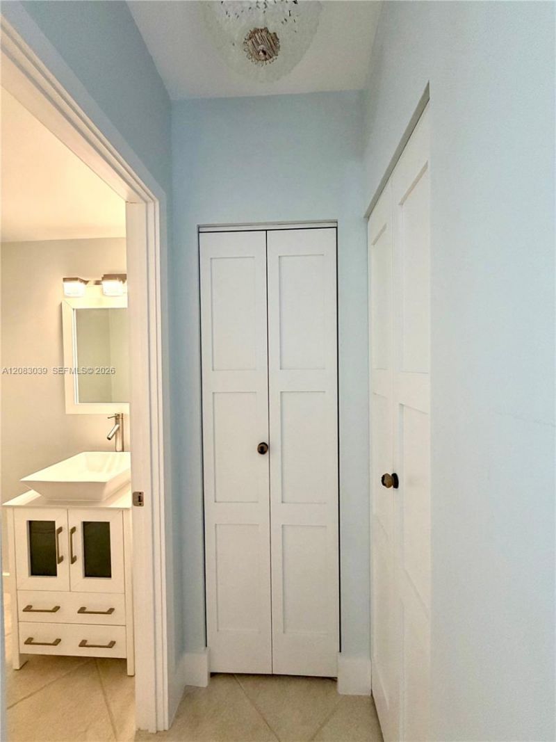 1950 S Ocean Dr, Unit 2C, Hallandale Beach, FL 33009 Photo