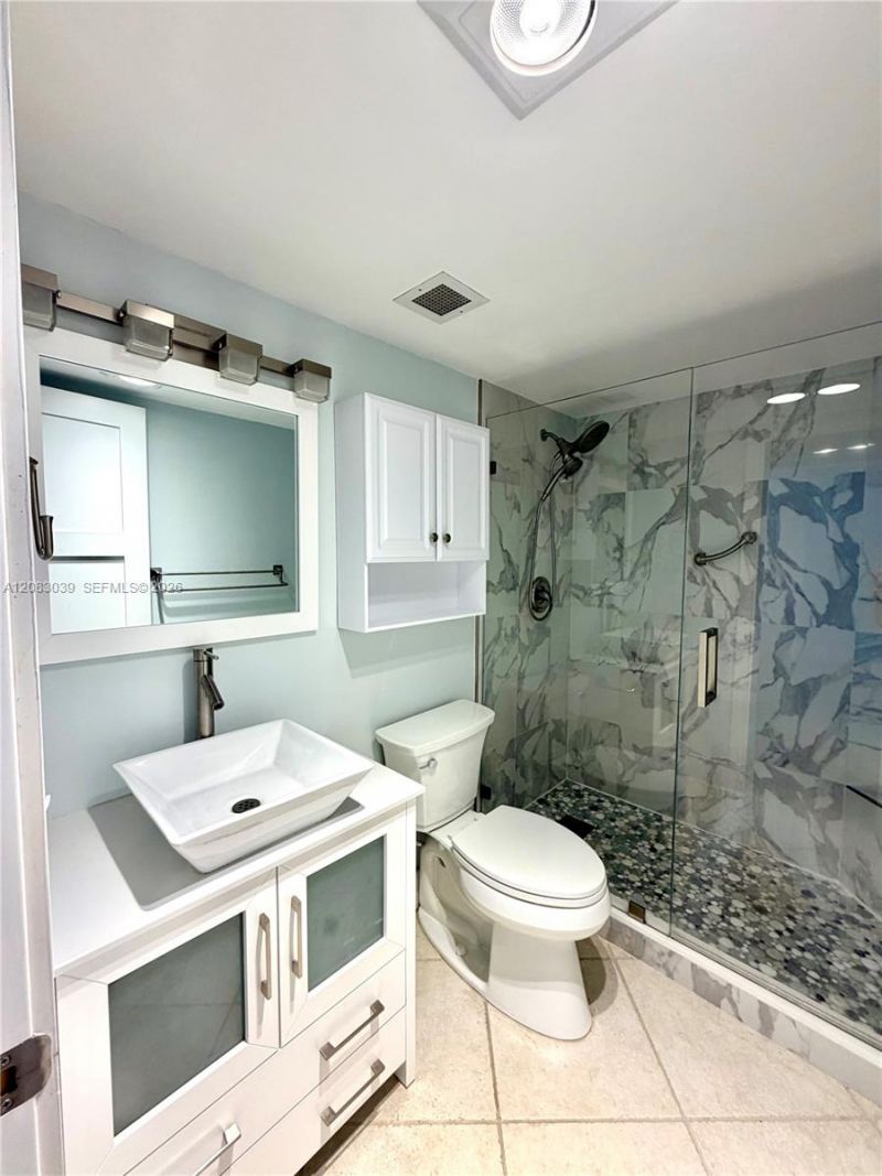 1950 S Ocean Dr, Unit 2C, Hallandale Beach, FL 33009 Photo