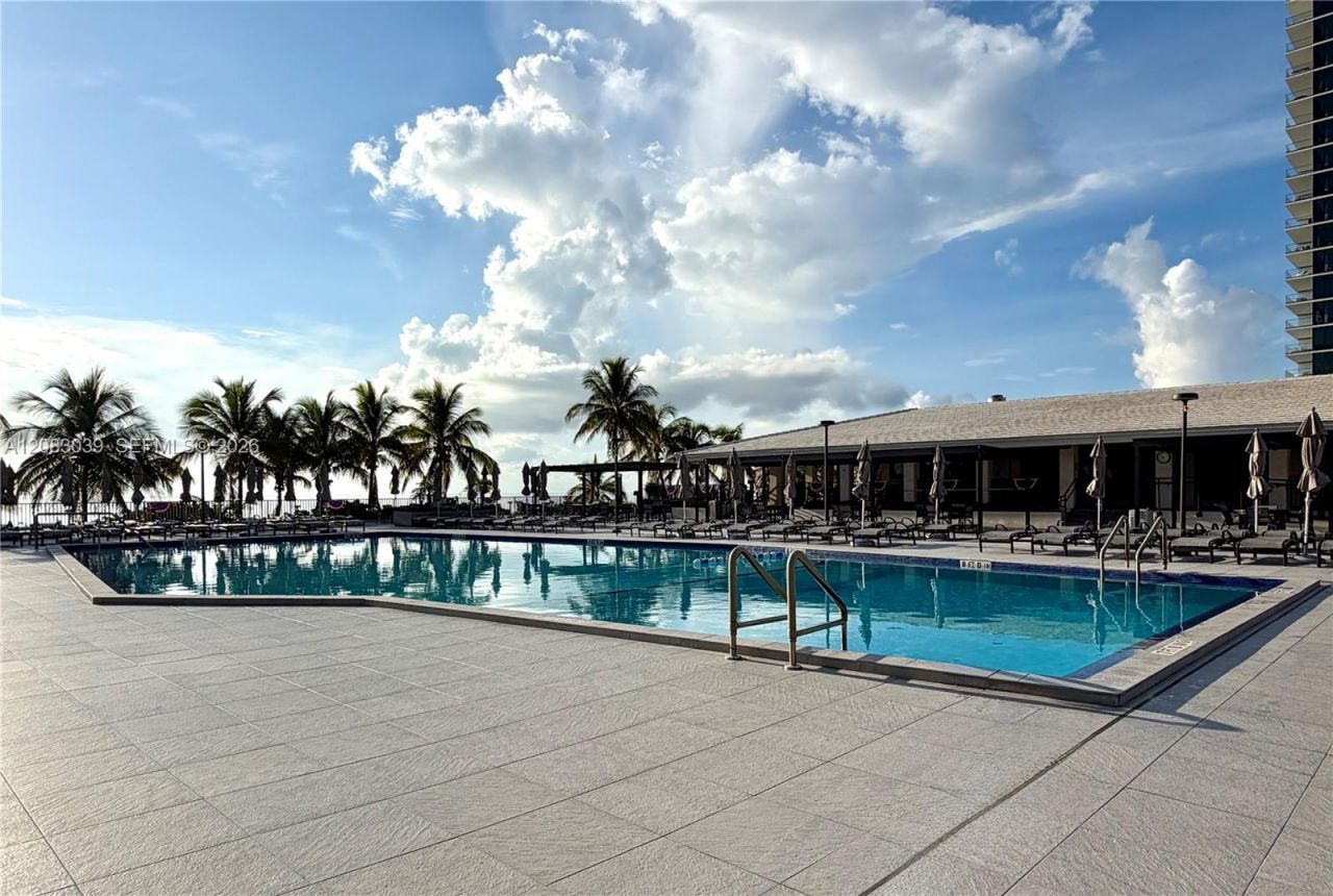 1950 S Ocean Dr, Unit 2C, Hallandale Beach, FL 33009 Photo