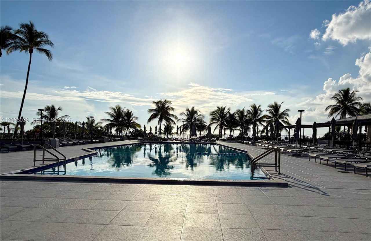 1950 S Ocean Dr, Unit 2C, Hallandale Beach, FL 33009 Photo