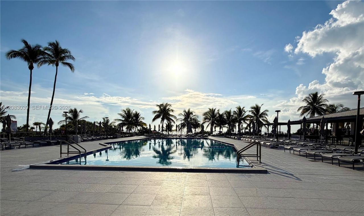 1950 S Ocean Dr, Unit 2C, Hallandale Beach, FL 33009 Photo