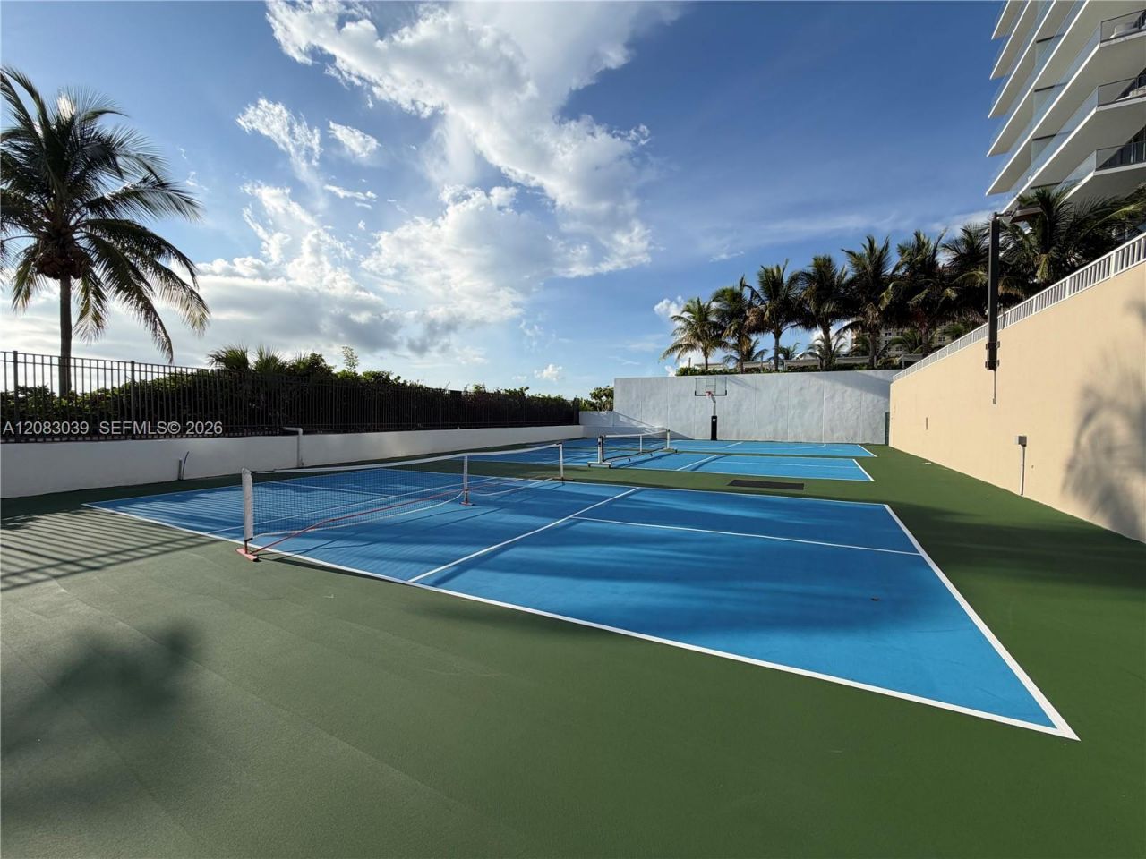 1950 S Ocean Dr, Unit 2C, Hallandale Beach, FL 33009 Photo