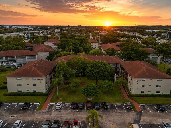 150 SW 134th Way , Unit 304R, Pembroke Pines, FL 33027