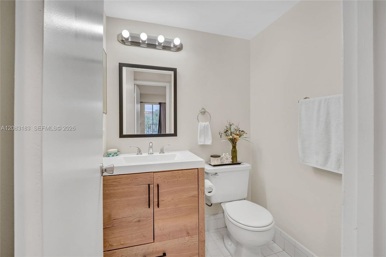 150 SW 134th Way , Unit 304R, Pembroke Pines, FL 33027 Photo