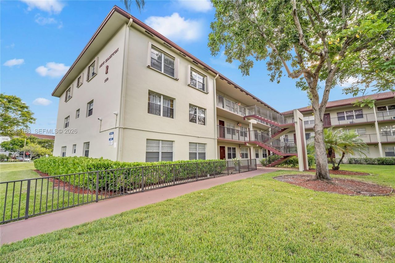 150 SW 134th Way , Unit 304R, Pembroke Pines, FL 33027 Photo