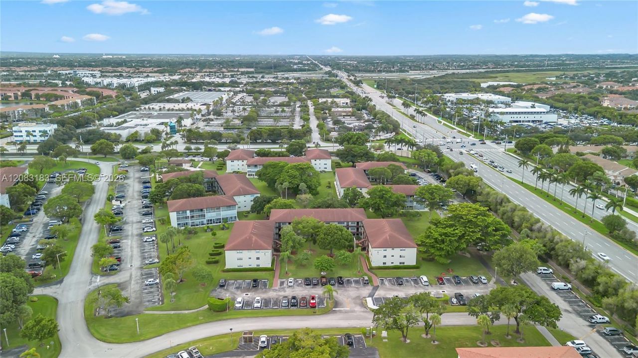 150 SW 134th Way , Unit 304R, Pembroke Pines, FL 33027 Photo