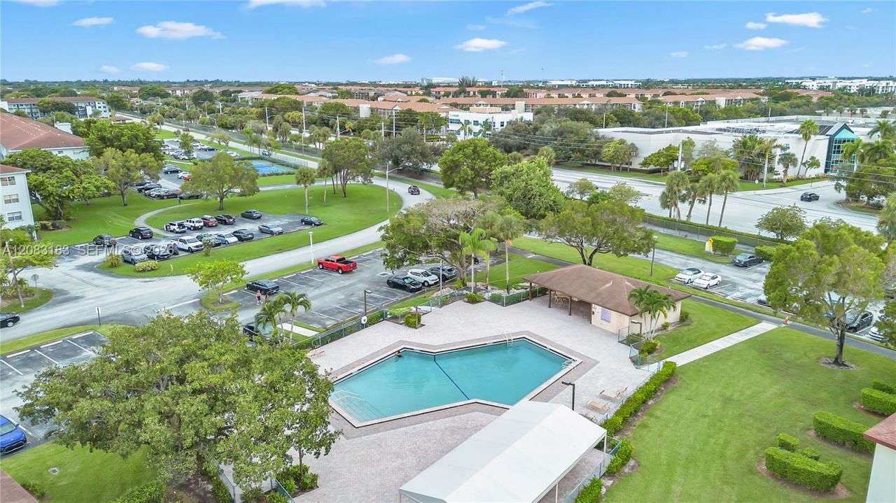 150 SW 134th Way , Unit 304R, Pembroke Pines, FL 33027 Photo