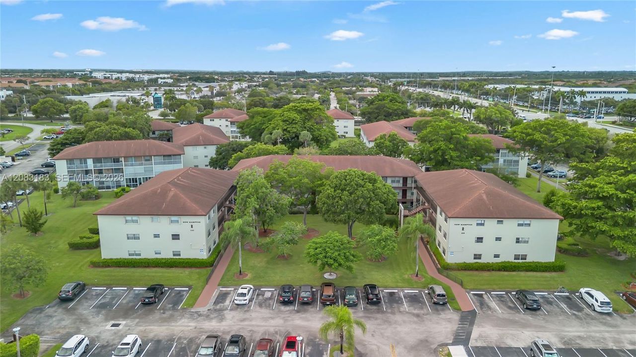 150 SW 134th Way, Unit 304R, Pembroke Pines, FL 33027 Photo