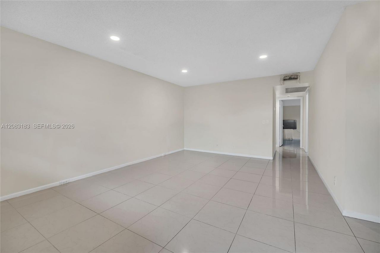 150 SW 134th Way , Unit 304R, Pembroke Pines, FL 33027 Photo