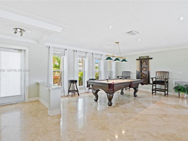649 Layne Blvd , Hallandale Beach, FL 33009
