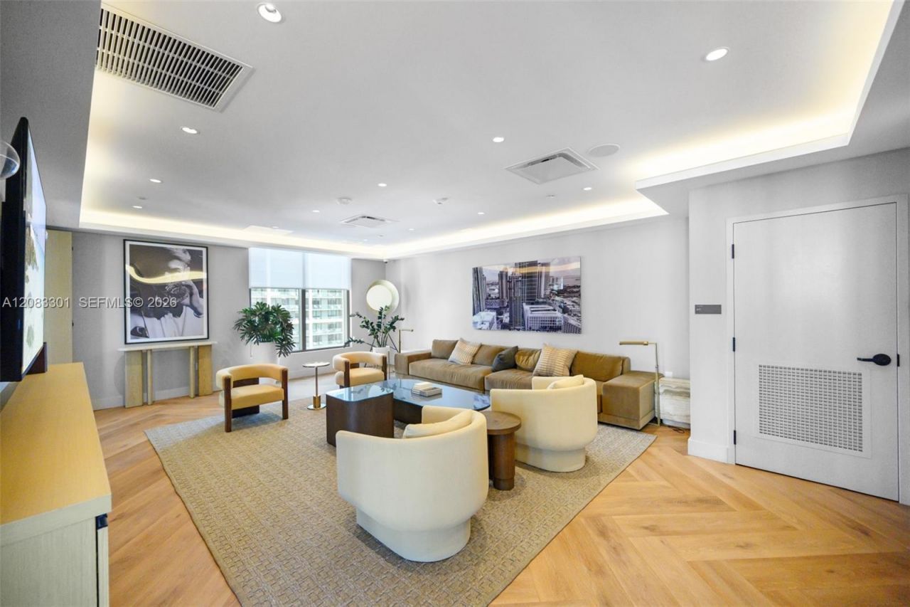 121 NE 5th St, Unit 2408, Miami, FL 33132 Photo