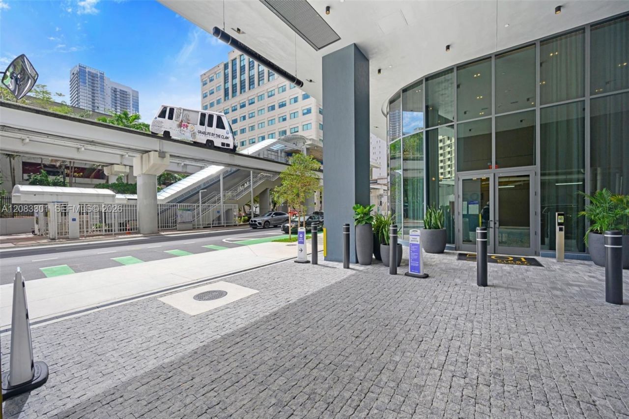 121 NE 5th St, Unit 2408, Miami, FL 33132 Photo