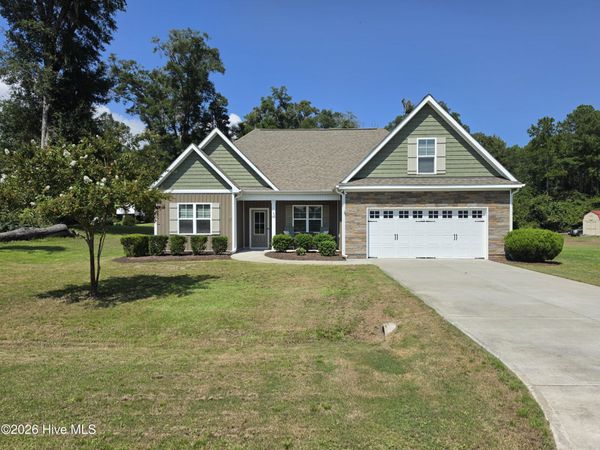106 Chimney Landing Drive, Rocky Point, NC 28457