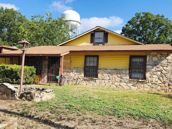 1015 W Amber, San Antonio, TX 78221