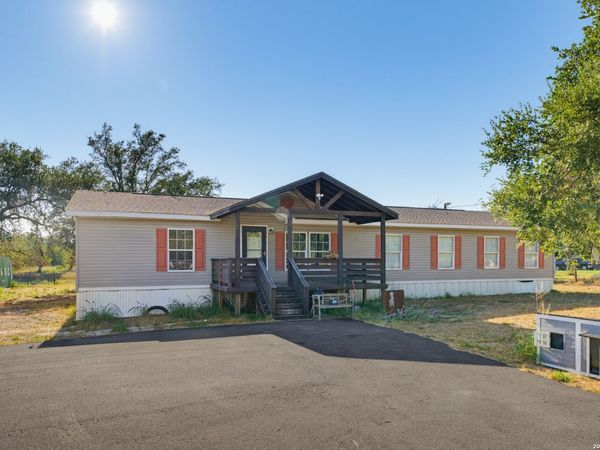 3015 EICHMAN RD, Poteet, TX 78065