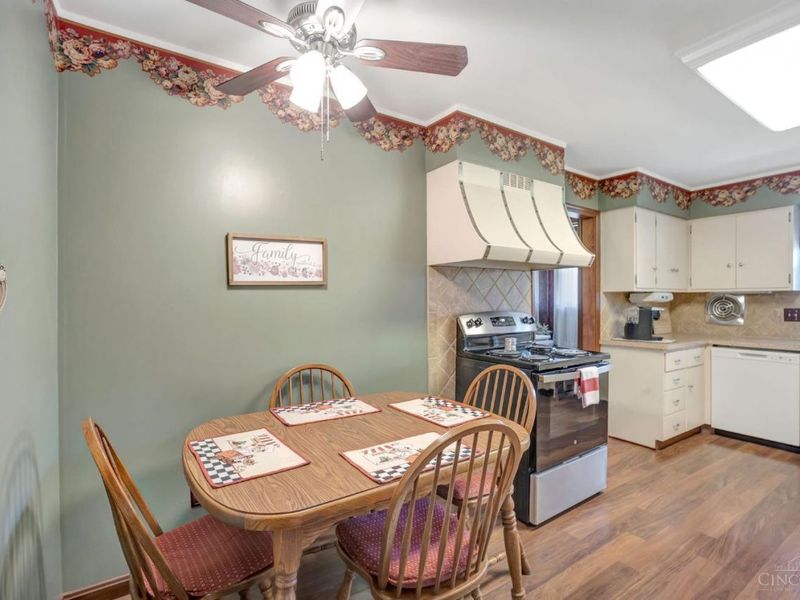 5195 Deeridge Lane, Green Township, OH 45247 Photo 14