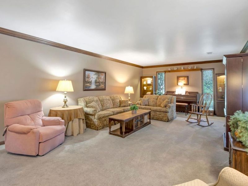 5195 Deeridge Lane, Green Township, OH 45247 Photo 7