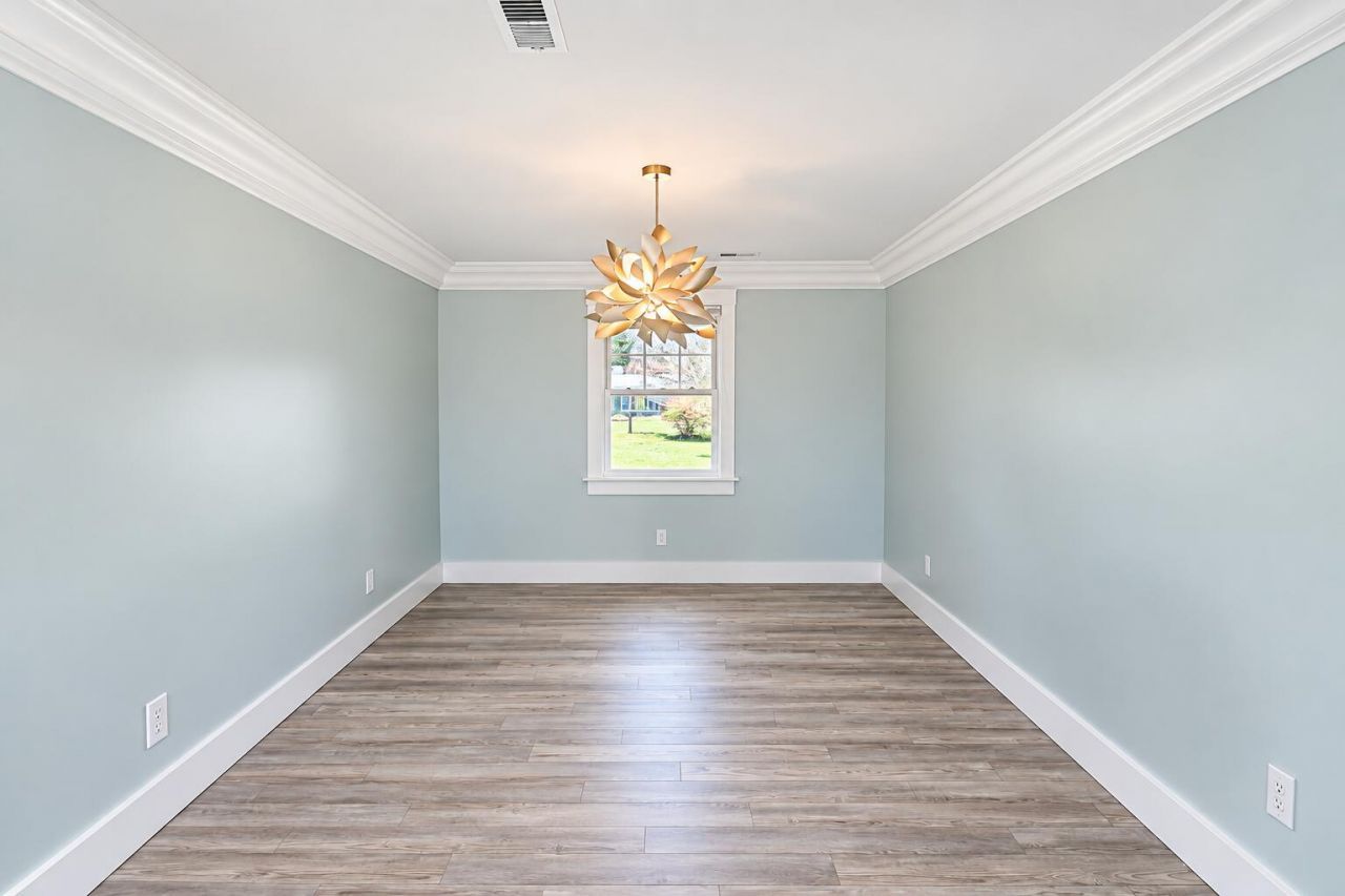823 Jordan Street Photo 8