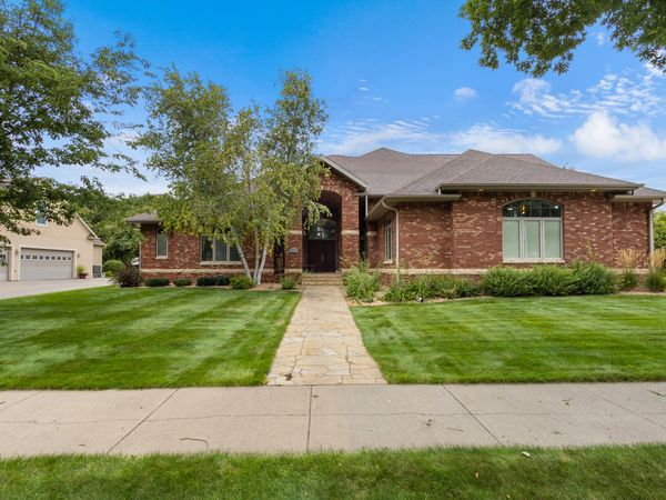 1711 Maplewood Lane, Aberdeen, SD 57401