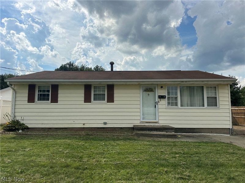 3125 Willowrow Avenue NE, Canton, OH 44705 Photo 1