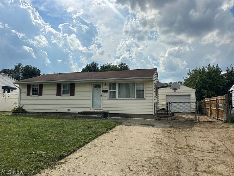 3125 Willowrow Avenue NE, Canton, OH 44705 Photo 2