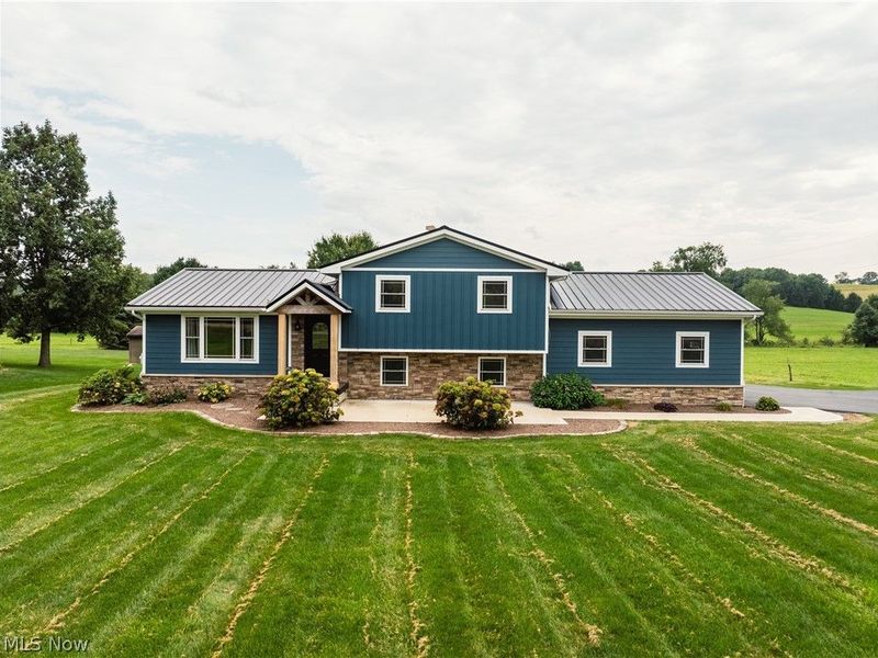 1106 Shutt Valley Road NW, Sugarcreek, OH 44681 Photo 2