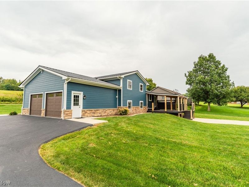 1106 Shutt Valley Road NW, Sugarcreek, OH 44681 Photo 3