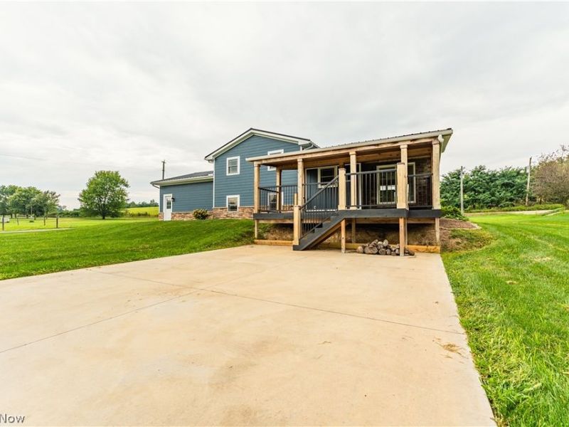 1106 Shutt Valley Road NW, Sugarcreek, OH 44681 Photo 5