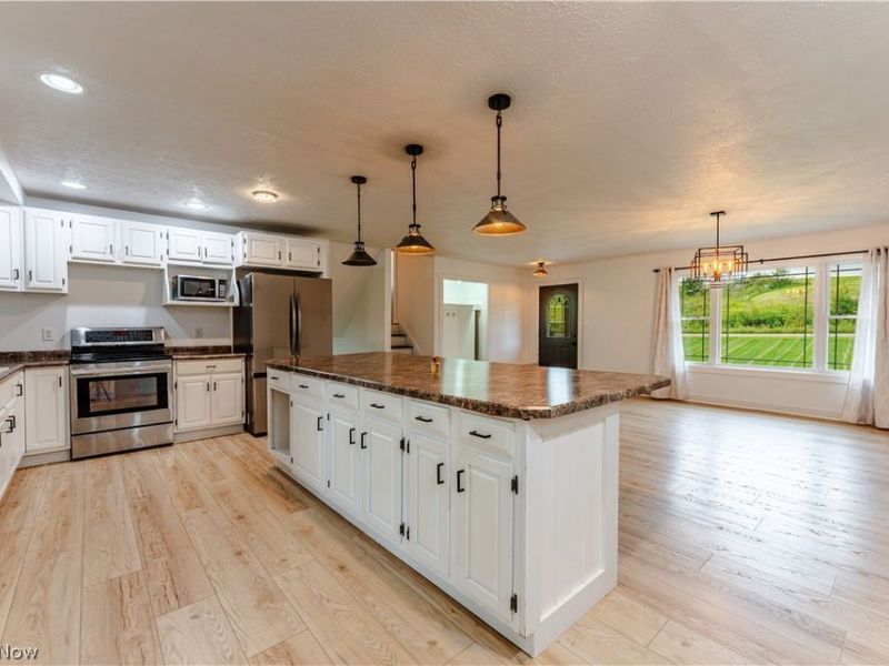 1106 Shutt Valley Road NW, Sugarcreek, OH 44681 Photo 9