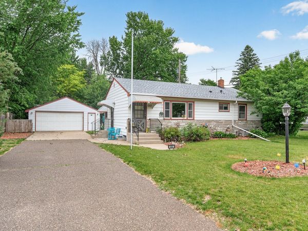 1283 Burke Avenue E, Maplewood, MN 55109