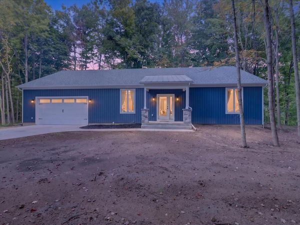 13165 Deer Creek Drive, South Haven, MI 49090