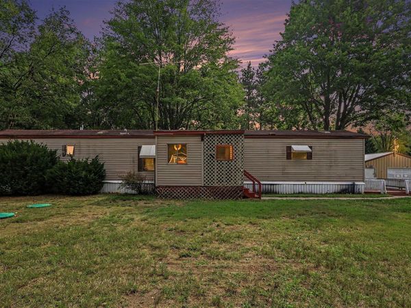 912 S Bossett Road, Ravenna, MI 49451
