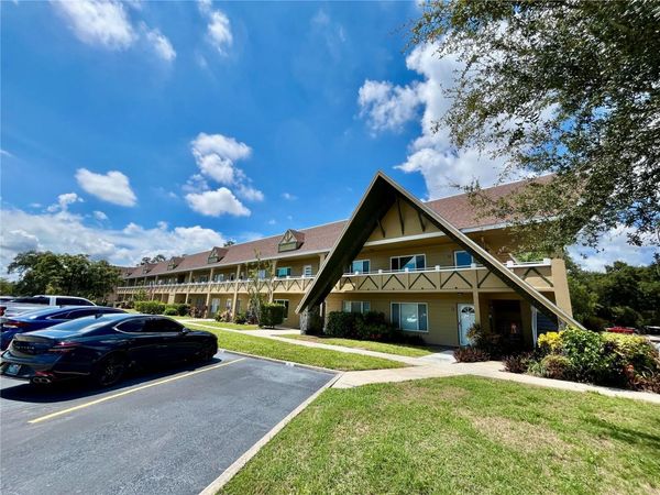 2000 WORLD PARKWAY BOULEVARD, Unit 7, CLEARWATER, FL 33763