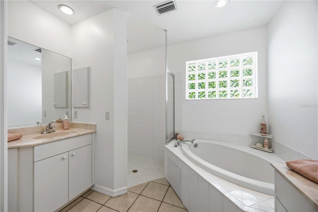 5469 Ashton Manor Drive, Sarasota, FL 34233 Photo