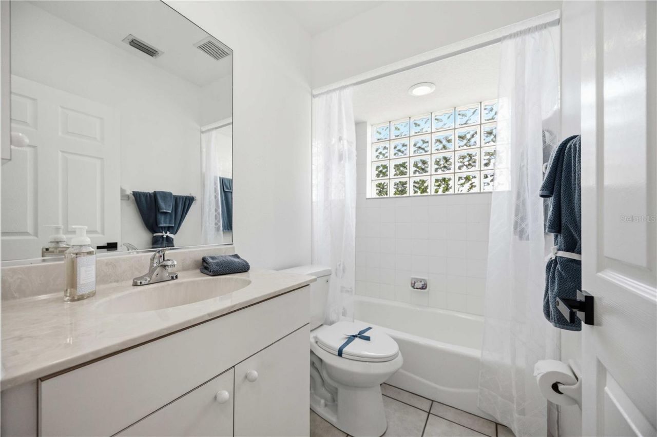 5469 Ashton Manor Drive, Sarasota, FL 34233 Photo