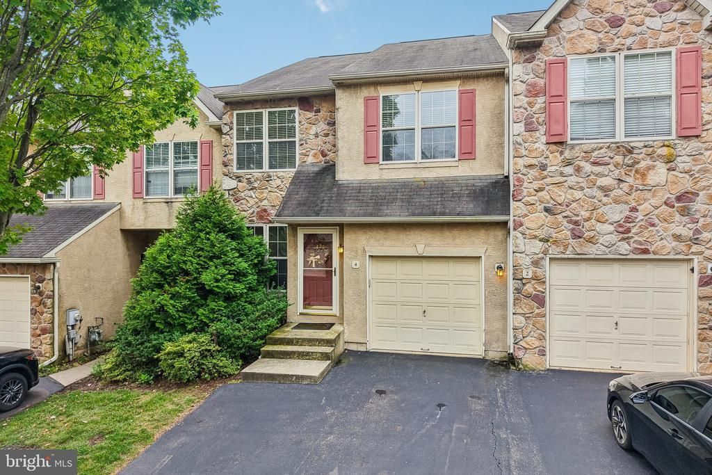 4 DUNKIRK COURT , NORRISTOWN, PA 19403