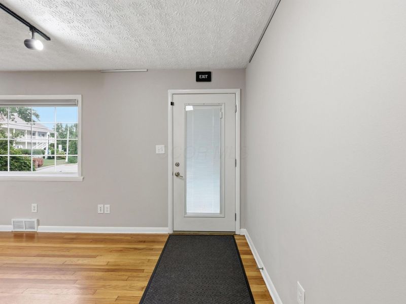 153 N High Street, Gahanna, OH 43230 Photo 4