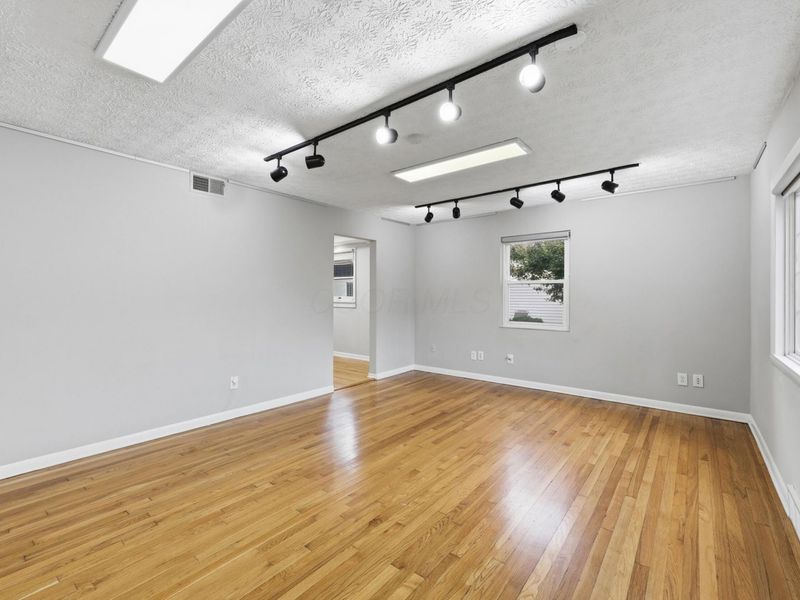 153 N High Street, Gahanna, OH 43230 Photo 5