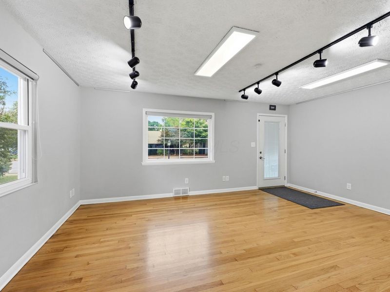 153 N High Street, Gahanna, OH 43230 Photo 6