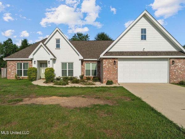 31 Berwick, Petal, MS 39465
