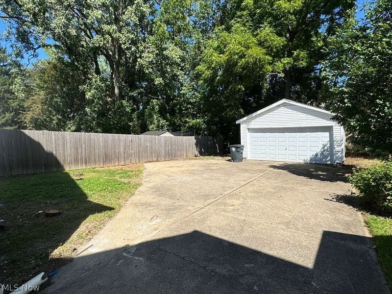 801 Storer Avenue, Akron, OH 44320 Photo 2
