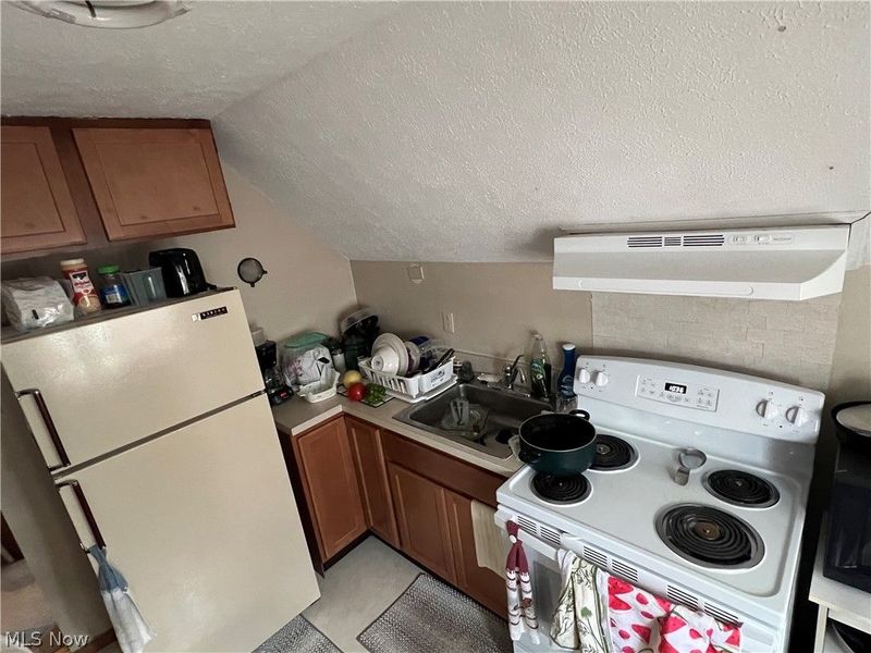 180 Washington Street, Conneaut, OH 44030 Photo 4