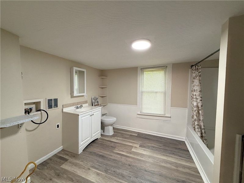 131 W Miller Avenue, Akron, OH 44301 Photo 18