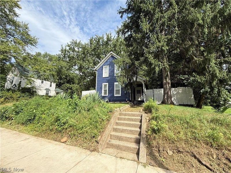 131 W Miller Avenue, Akron, OH 44301 Photo 2