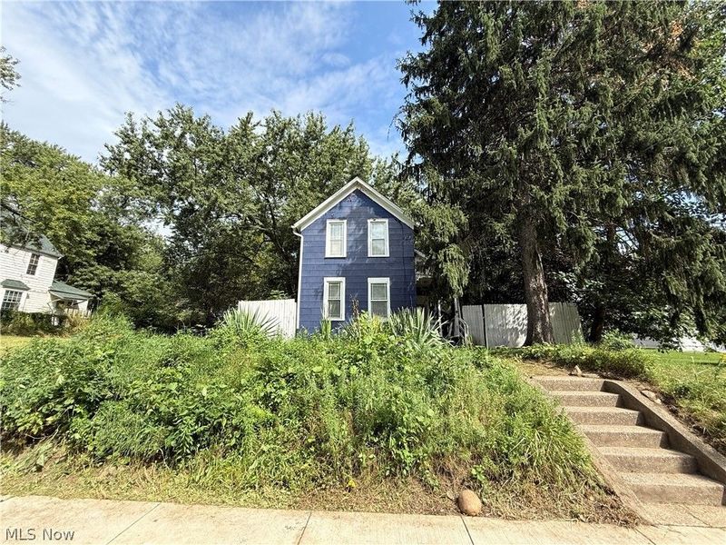 131 W Miller Avenue, Akron, OH 44301 Photo 3
