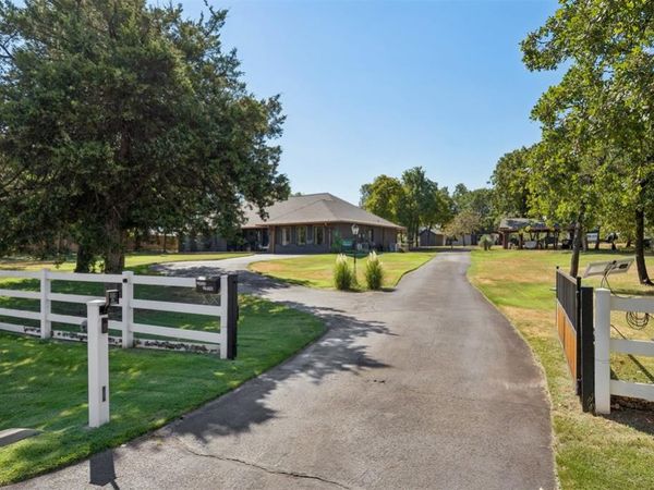 600 Sherwood Lane, Edmond, OK 73034