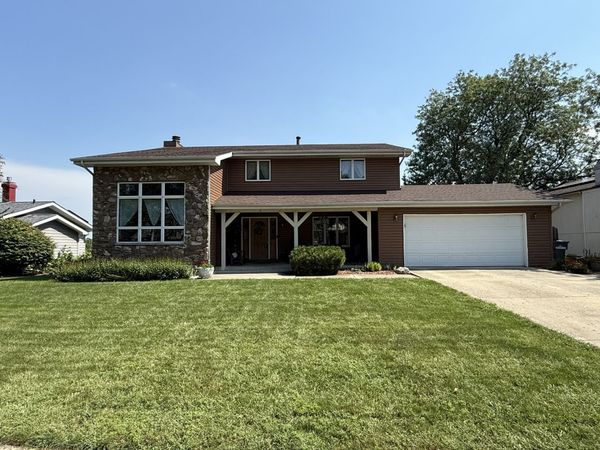 408 S Brookshore Drive , Shorewood, IL 60404